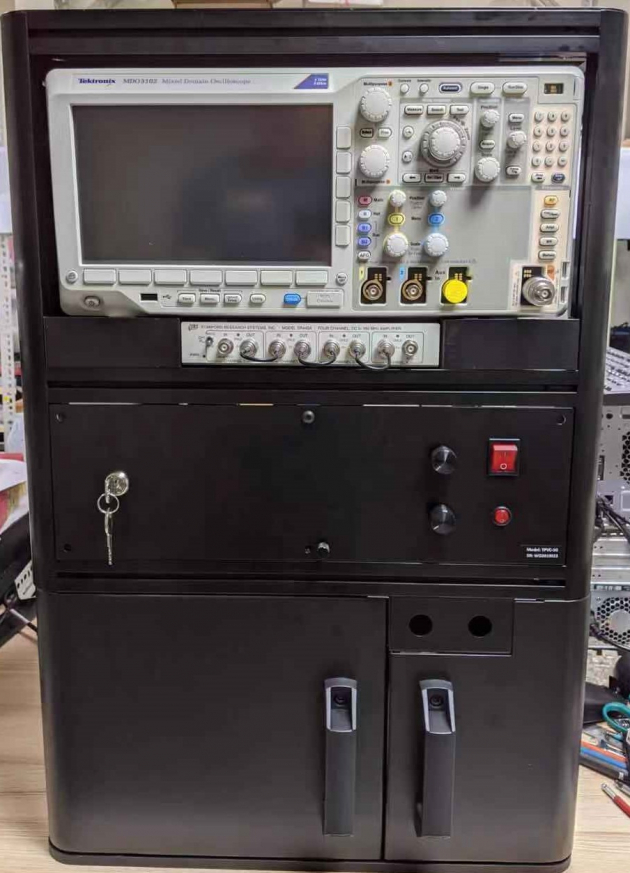 瞬态光电流电压测试系统 1